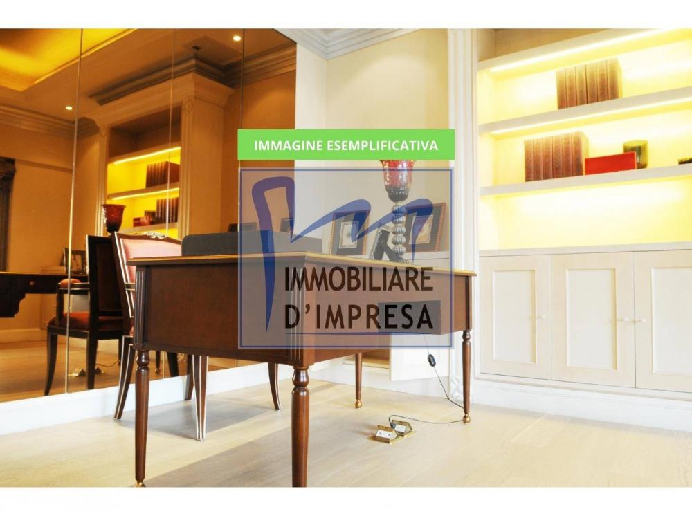 ufficio in vendita a Parma in zona Centro Storico