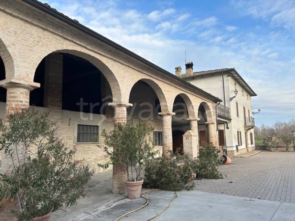locale di sgombero in vendita a Parma in zona Baganzola