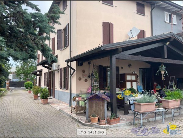 casa indipendente in vendita a Parma