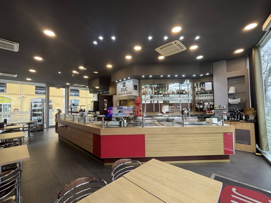 negozio in vendita a Parma in zona Centro Storico