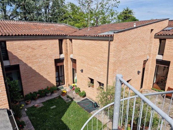 casa indipendente in vendita a Parma in zona Vicofertile