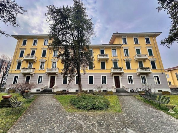 appartamento in vendita a Parma in zona Oltretorrente