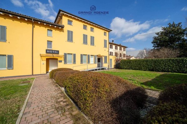 negozio in vendita a Parma in zona San Martino / Paradigna