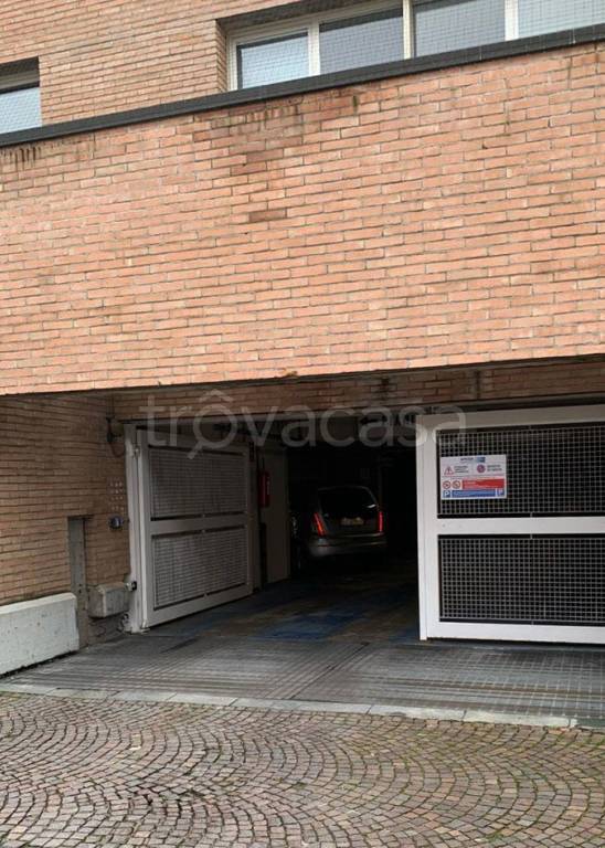 casa indipendente in vendita a Parma in zona Centro Storico