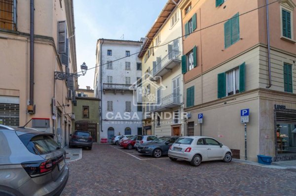appartamento in vendita a Parma in zona Centro Storico