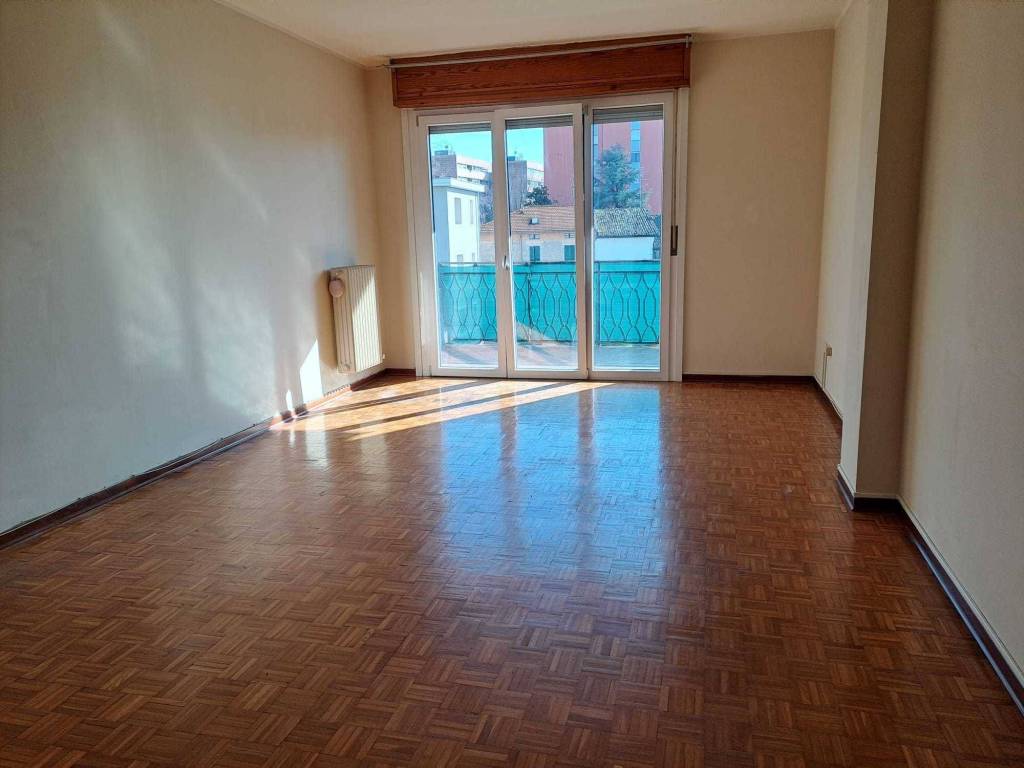 appartamento in vendita a Parma in zona Oltretorrente