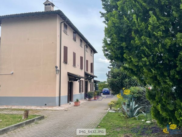 casa indipendente in vendita a Parma