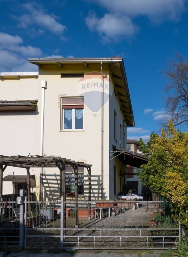 casa indipendente in vendita a Parma