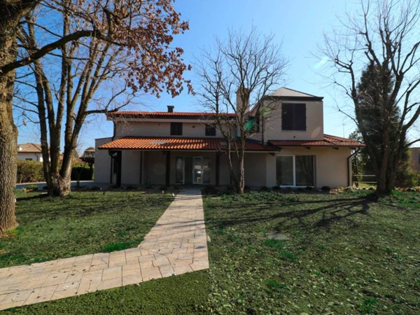 casa indipendente in vendita a Parma in zona Vicofertile