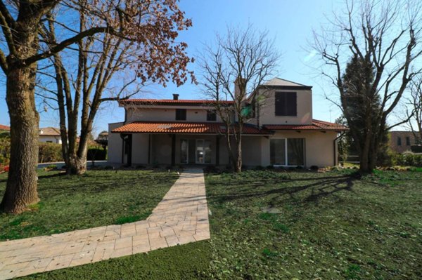 casa indipendente in vendita a Parma in zona Vicofertile