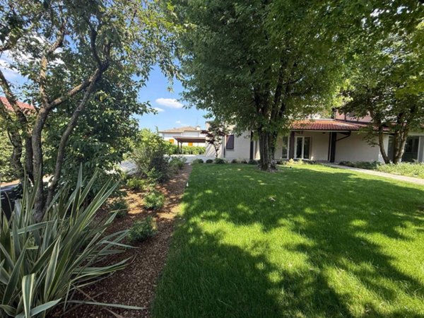 casa indipendente in vendita a Parma in zona Vicofertile