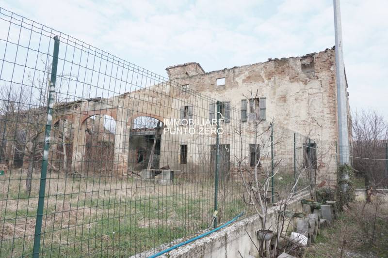 casa indipendente in vendita a Parma in zona Pizzolese