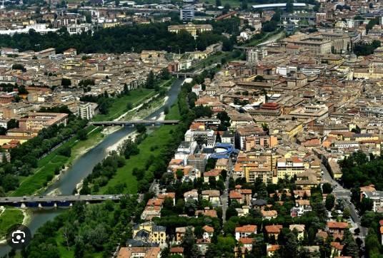 appartamento in vendita a Parma in zona Centro Storico