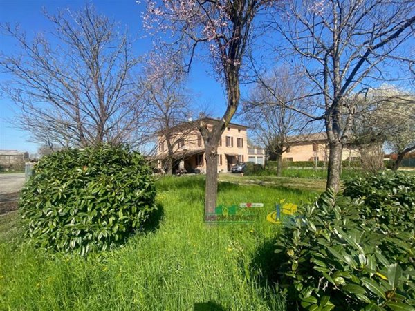 casa indipendente in vendita a Parma in zona Roncopascolo