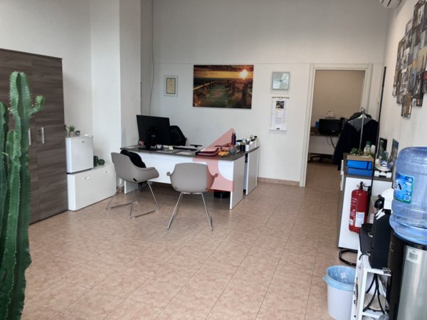 ufficio in vendita a Parma in zona Pilastrello