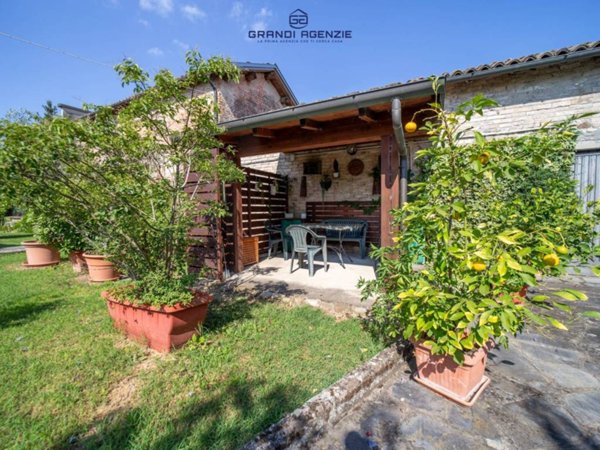 casa indipendente in vendita a Parma in zona Baganzola