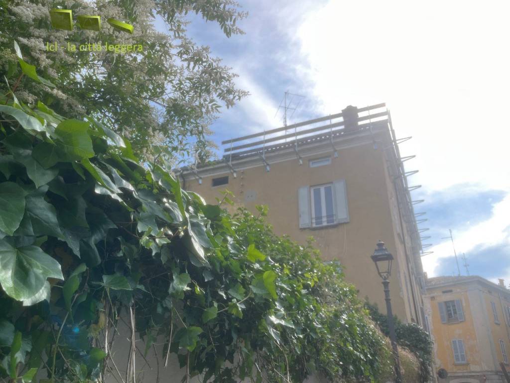 appartamento in vendita a Parma in zona Oltretorrente
