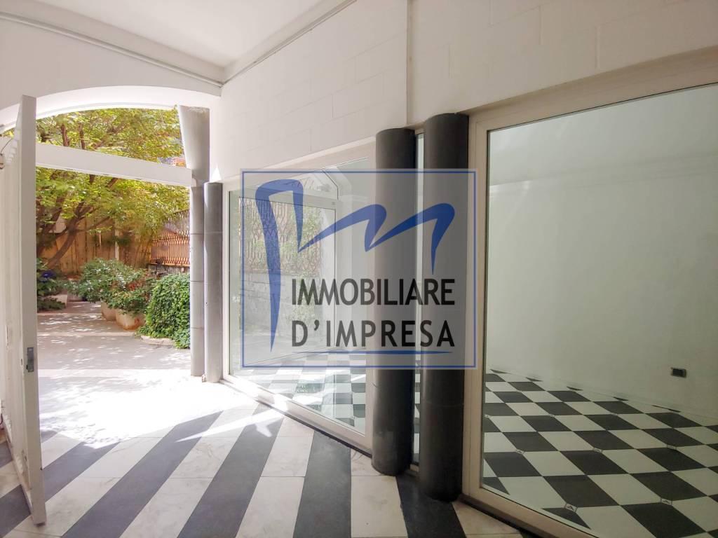 negozio in vendita a Parma in zona Centro Storico