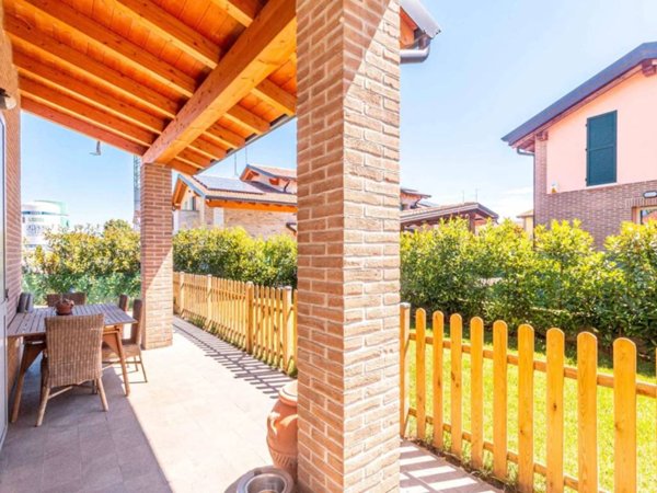 casa indipendente in vendita a Parma in zona Panocchia