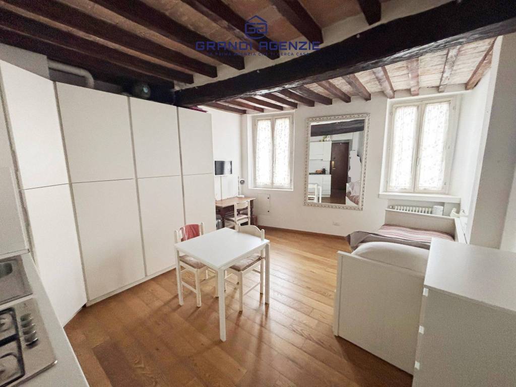 appartamento in vendita a Parma in zona Centro Storico