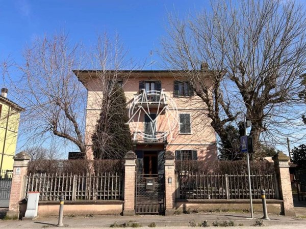 casa indipendente in vendita a Parma in zona Botteghino