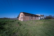 negozio in vendita a Parma in zona San Martino / Paradigna