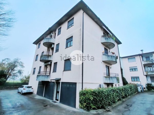 appartamento in vendita a Parma in zona Vicomero