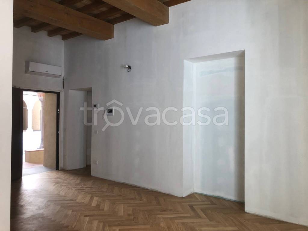 appartamento in vendita a Parma in zona Centro Storico