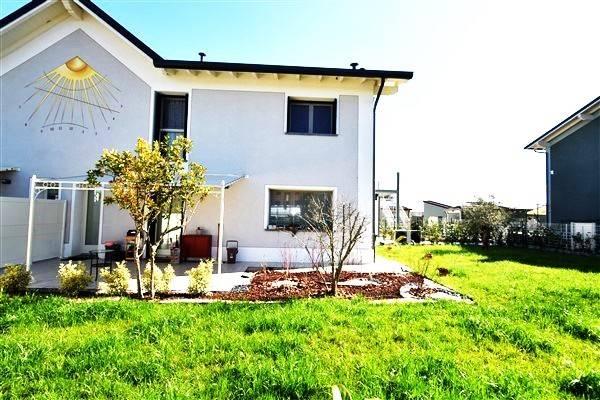 casa indipendente in vendita a Parma in zona Carignano