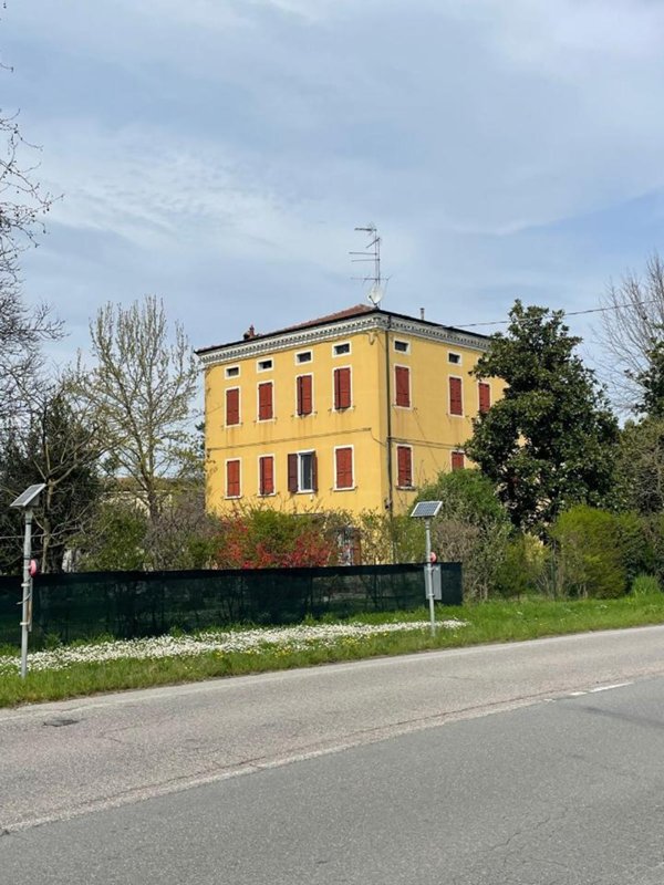 casa indipendente in vendita a Parma in zona Baganzola