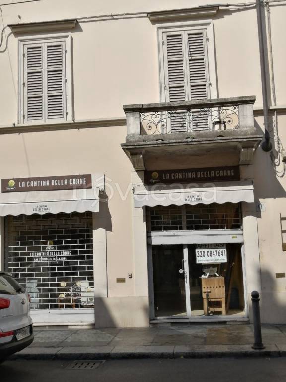 negozio in vendita a Parma in zona Oltretorrente