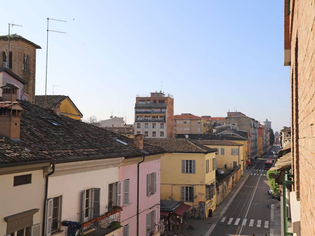 appartamento in vendita a Parma in zona Oltretorrente
