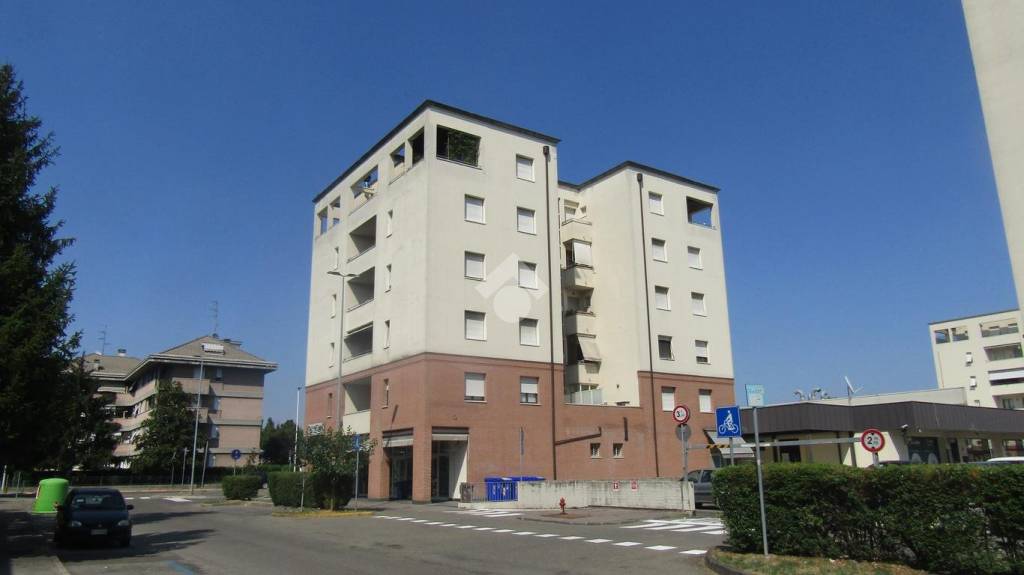 locale di sgombero in vendita a Parma in zona San Leonardo