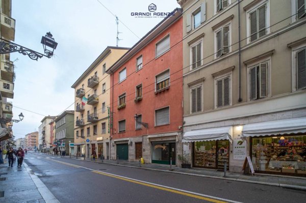 appartamento in vendita a Parma in zona Centro Storico