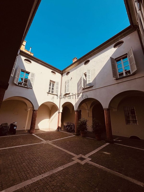 appartamento in vendita a Parma in zona Centro Storico