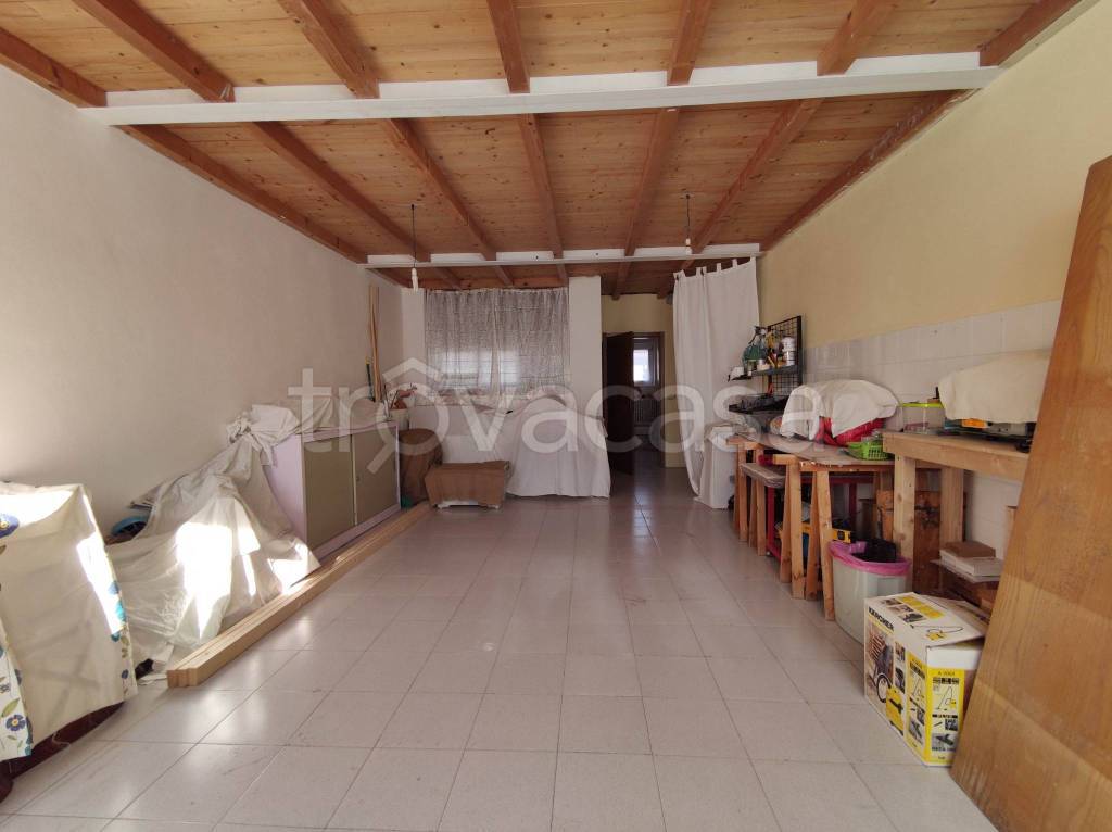 locale commerciale in vendita a Parma in zona San Prospero