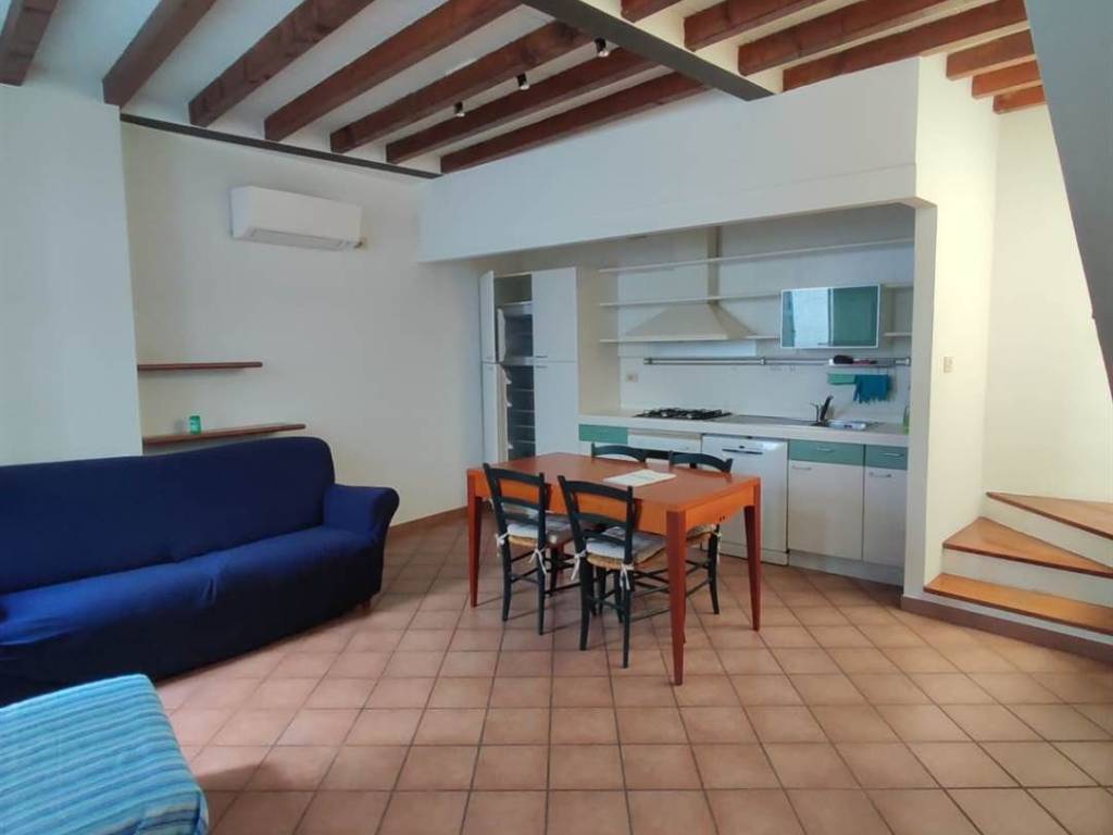 appartamento in vendita a Parma in zona Oltretorrente