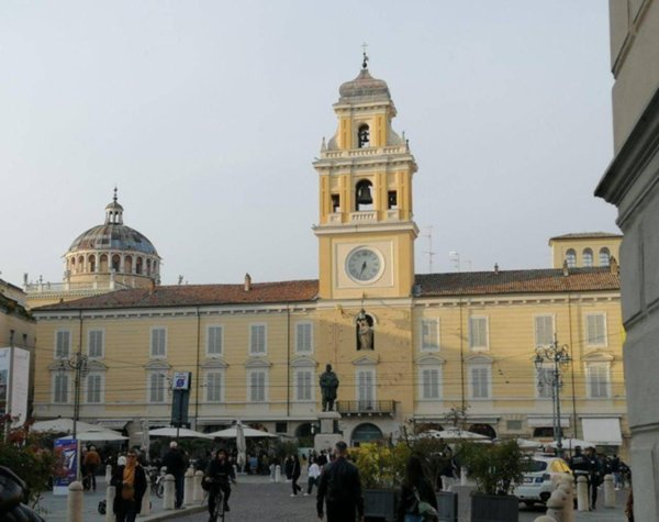 appartamento in vendita a Parma in zona Centro Storico