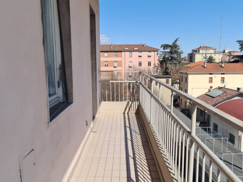 appartamento in vendita a Parma in zona Crocetta