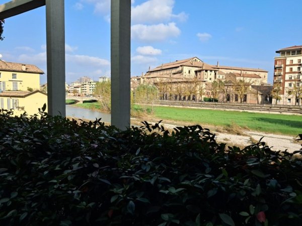 appartamento in vendita a Parma in zona Centro Storico