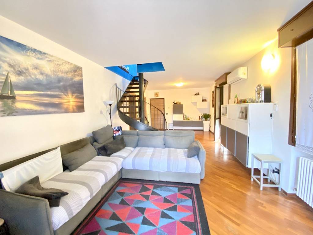 appartamento in vendita a Parma in zona Gaione