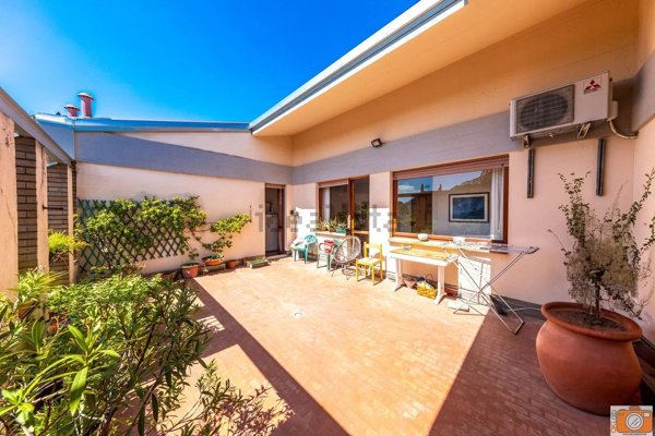 casa indipendente in vendita a Parma in zona Cittadella