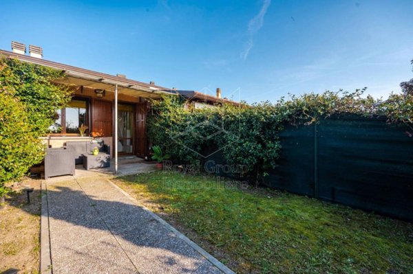 casa indipendente in vendita a Parma in zona Corcagnano