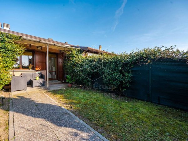 casa indipendente in vendita a Parma in zona Corcagnano