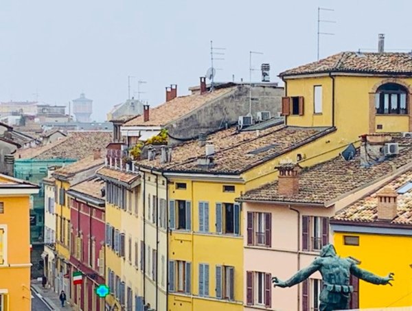 appartamento in vendita a Parma in zona Centro Storico