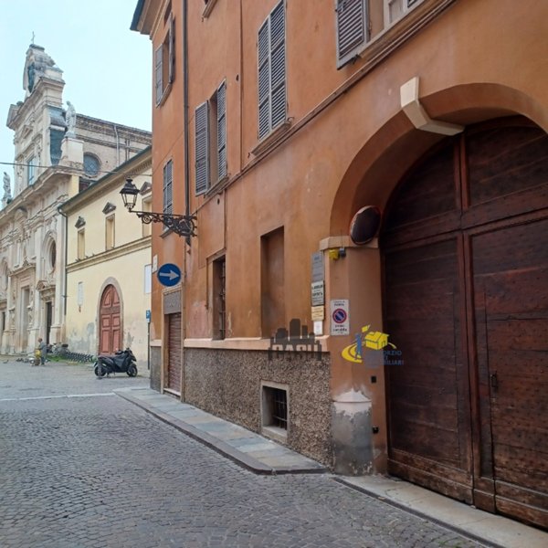 ufficio in vendita a Parma in zona Centro Storico