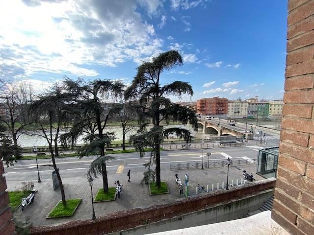 appartamento in vendita a Parma in zona Centro Storico