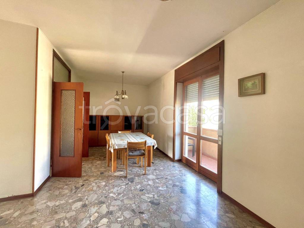 appartamento in vendita a Parma in zona Cittadella