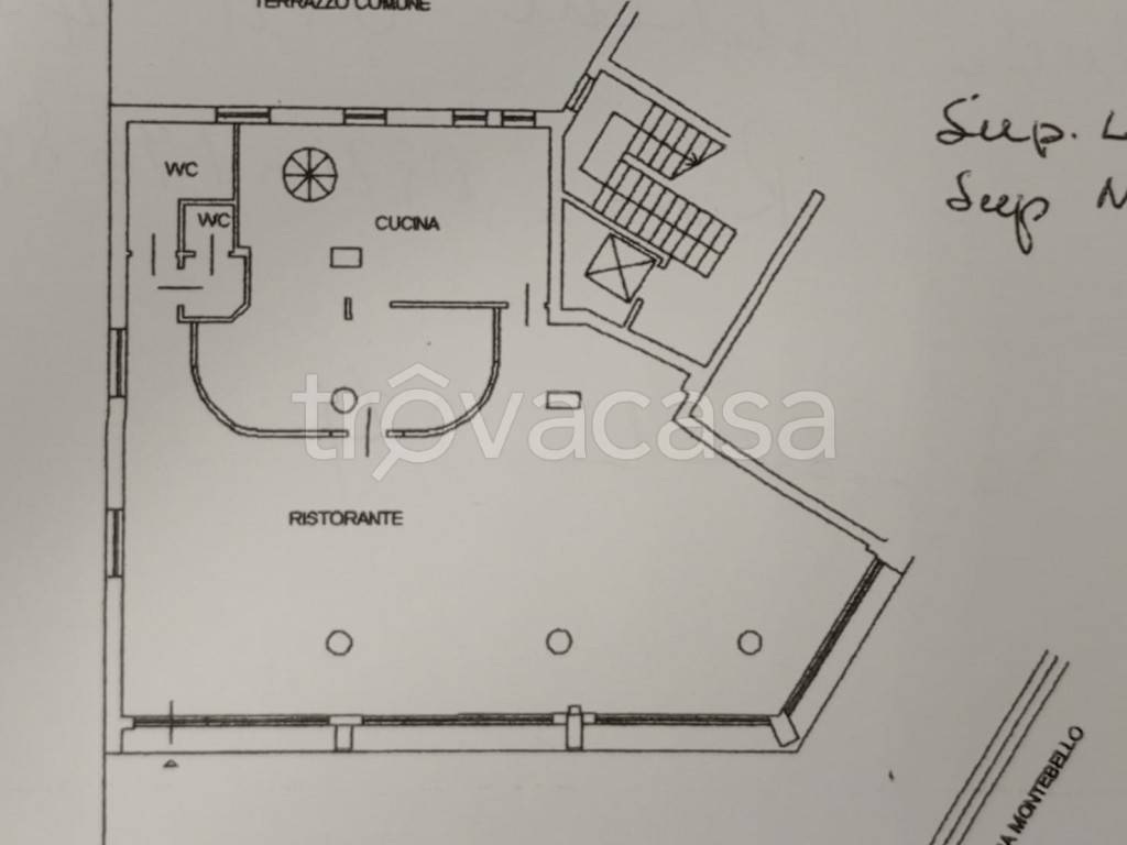 negozio in vendita a Parma in zona Centro Storico