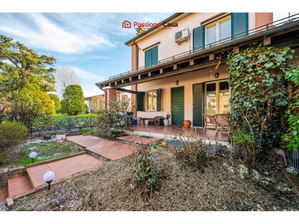 casa indipendente in vendita a Parma